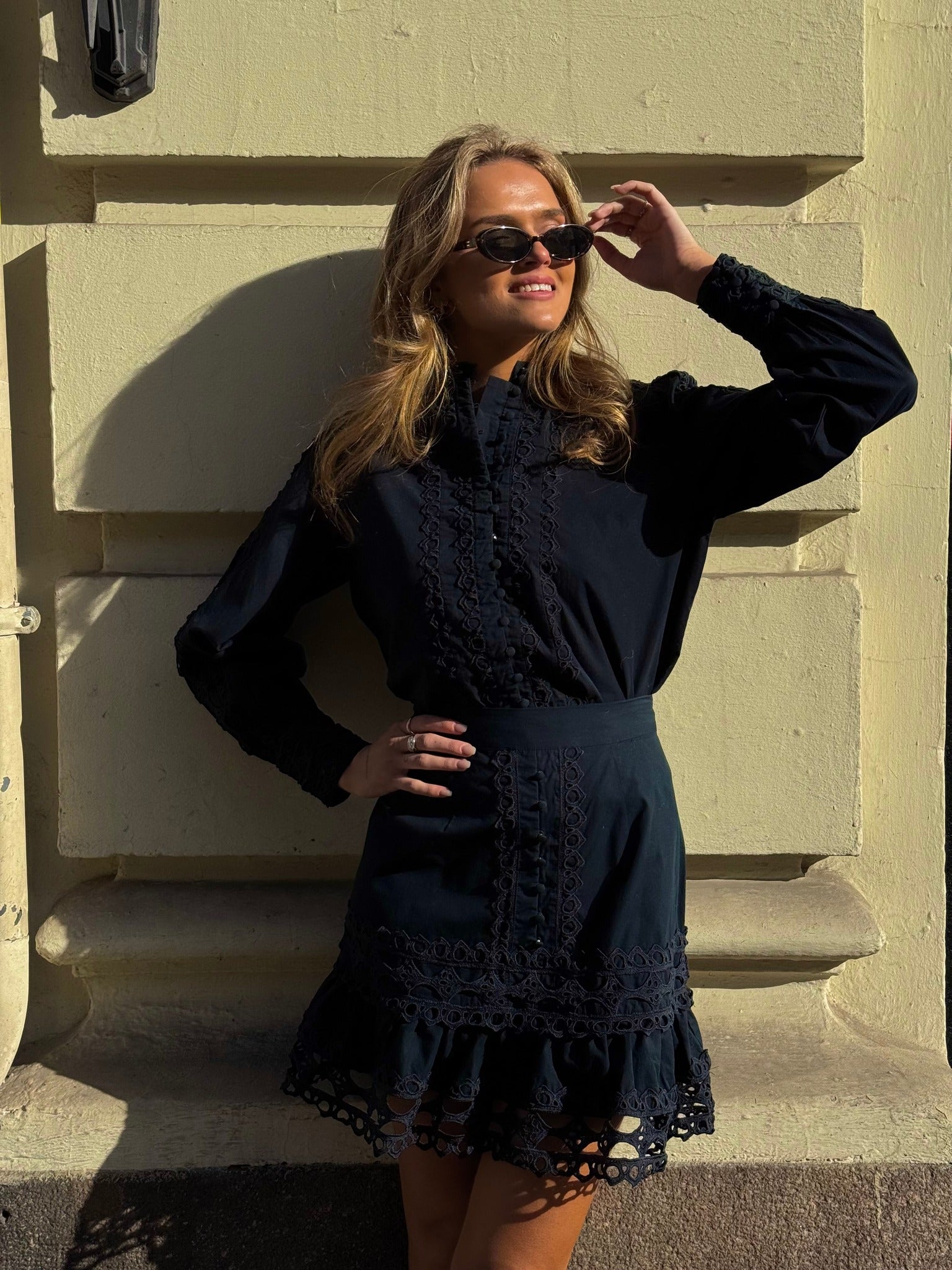 YASYAMINA Short Skirt - Black